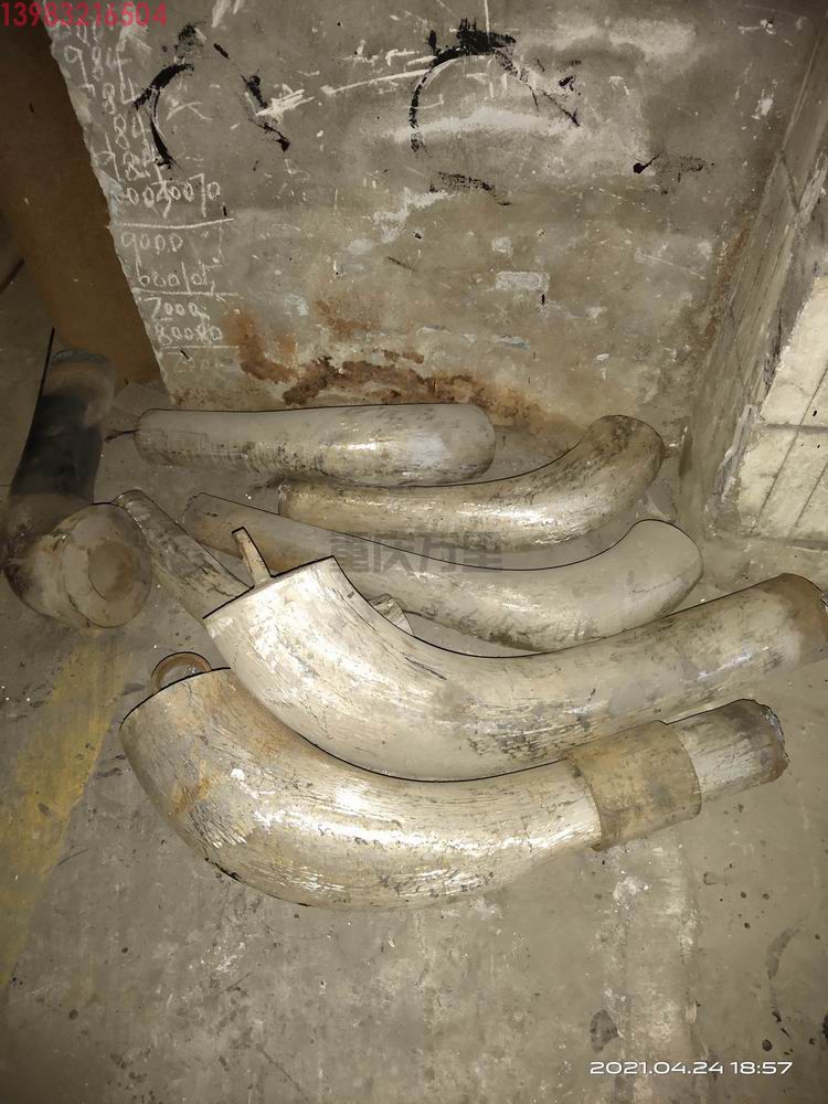 彎頭推制機及模具